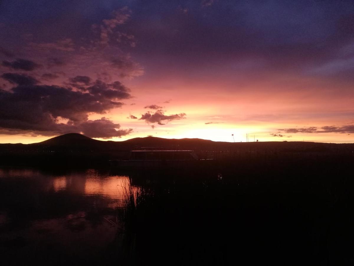 Los Uros Пуно Екстериор снимка